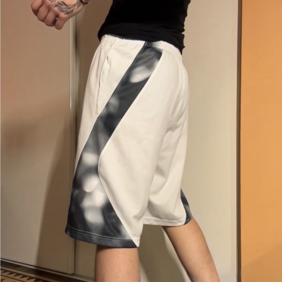 nike elite dri-fit white basketball shorts men’s small *minor stain - Picture 3 of 7